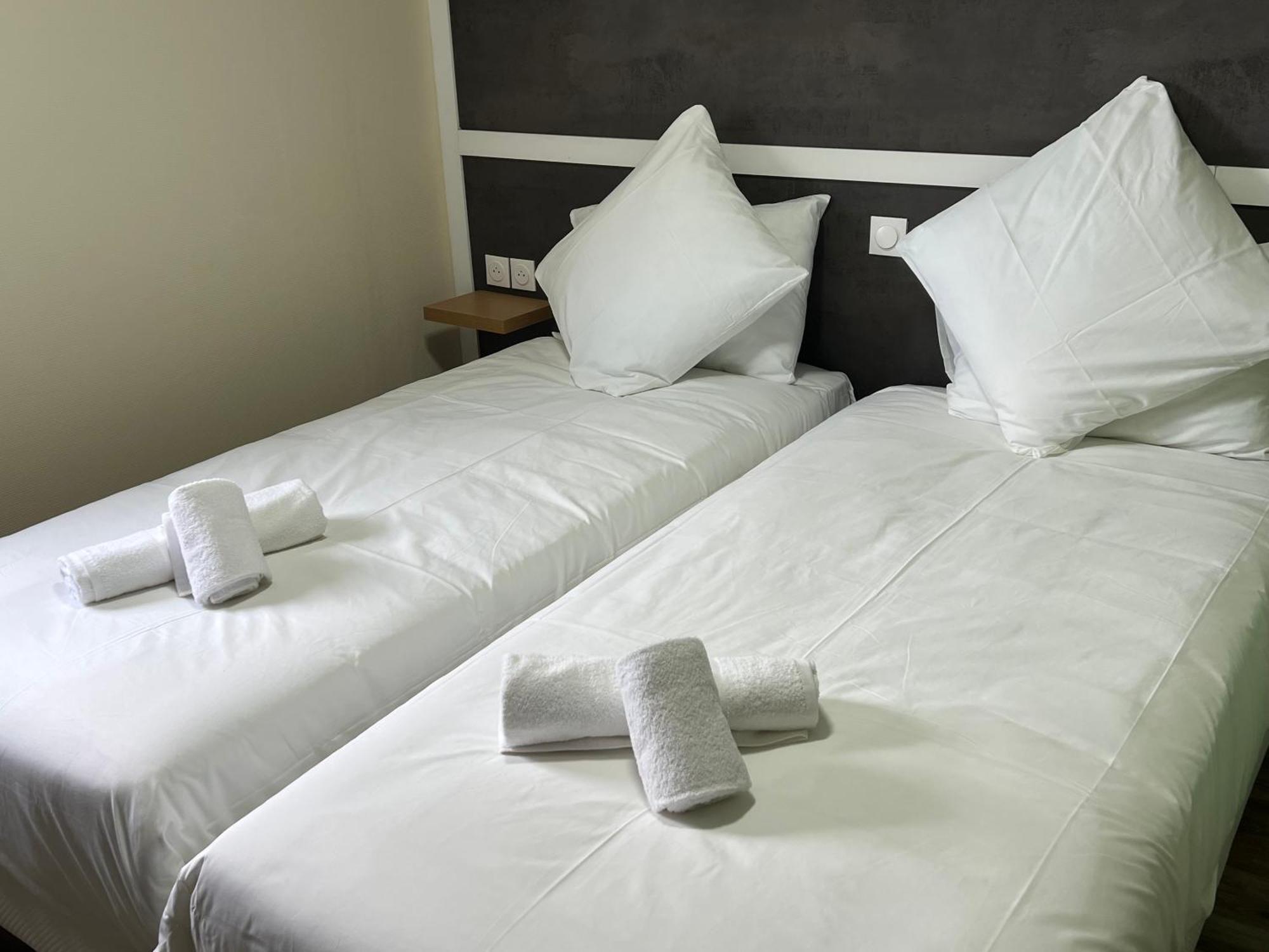 Hotel Contact Arc-en-ciel - Reouverture - Entierement Renove