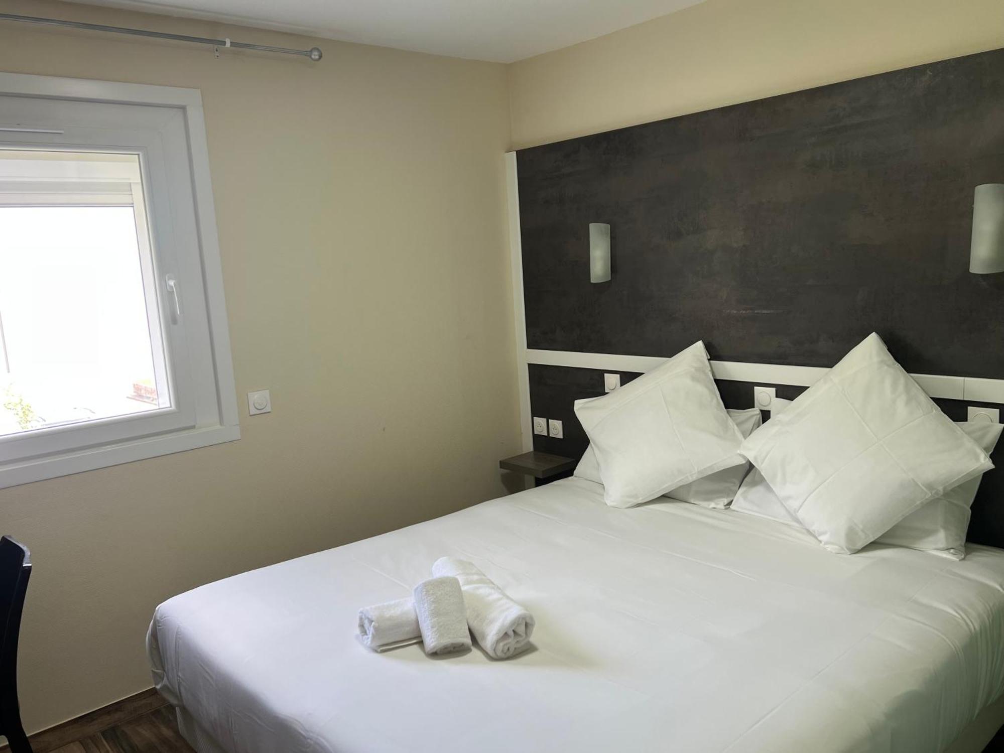 Contact Arc-en-ciel - Reouverture - Entierement Renove 3*